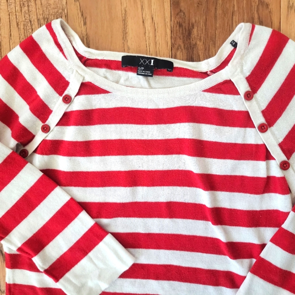 Sweater, 3/4 sleeves size Small from forever 21